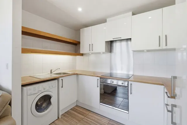 Photo 2 — Commercial Road, London E1 1LF