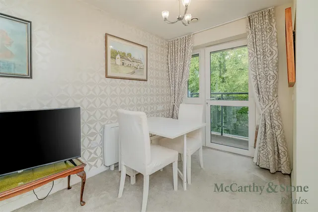 Park View Road, Prestwich, M25, photo 3