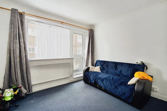 Photo 3 — Globe Road, London, E2