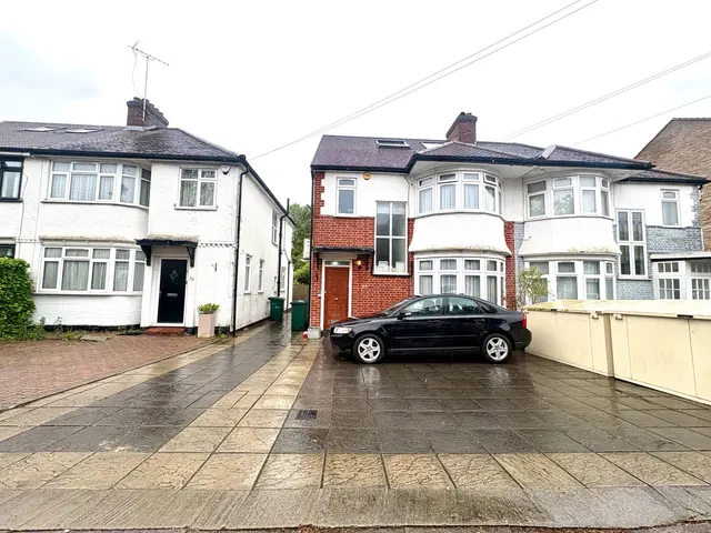 Brook Avenue, Edgware, HA8, photo 1