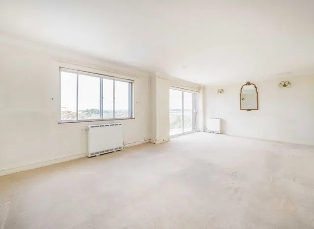 Photo 2 — Hillcrest Road, Ealing, W5