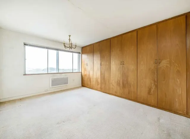 Photo 3 — Hillcrest Road, Ealing, W5