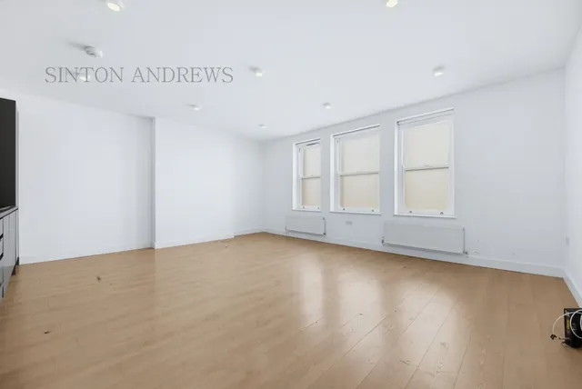The Broadway, photo 2
