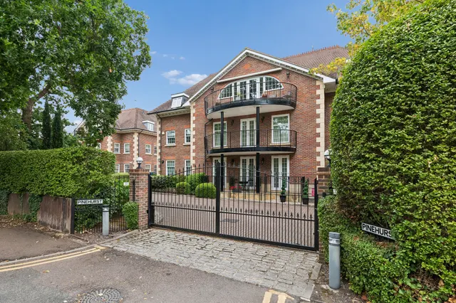 Uxbridge Road, Stanmore, HA7, photo 1