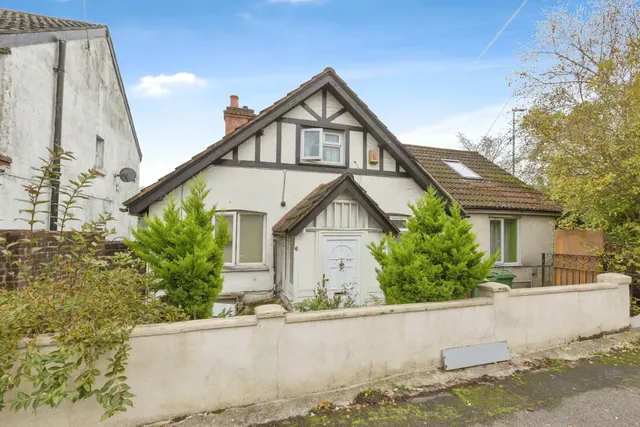 Clifton Road, Tunbridge Wells, photo 1