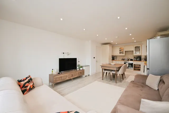Stockbridge Close, Cheshunt, EN7, photo 2