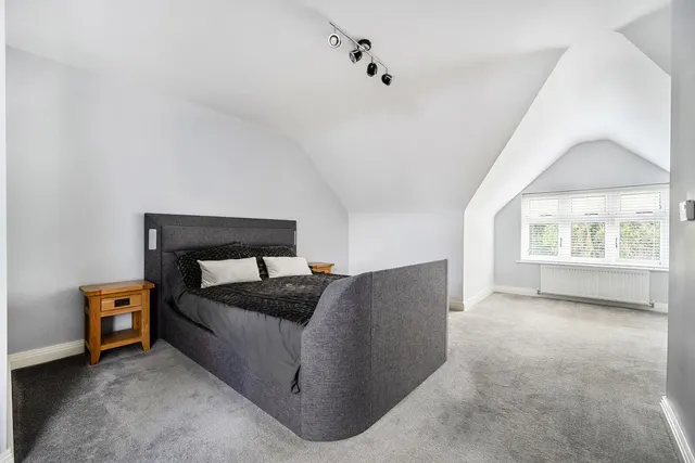 Faringdon Road, Earley, RG6, photo 3