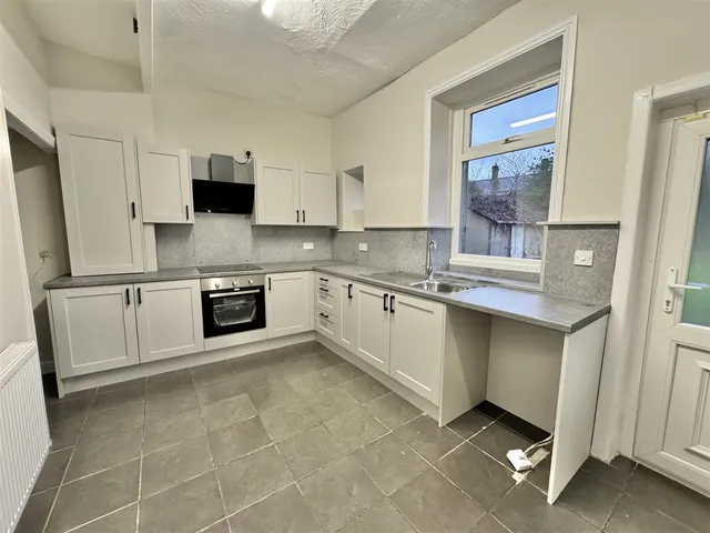 Mount Street, Glossop, SK13, photo 3