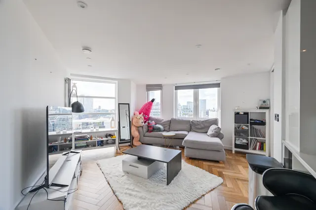 Photo 2 — 177 Eagle Point, City Road, London