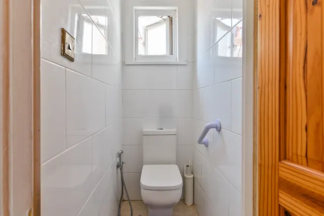 Photo 3 — 42 Mannock Road, London