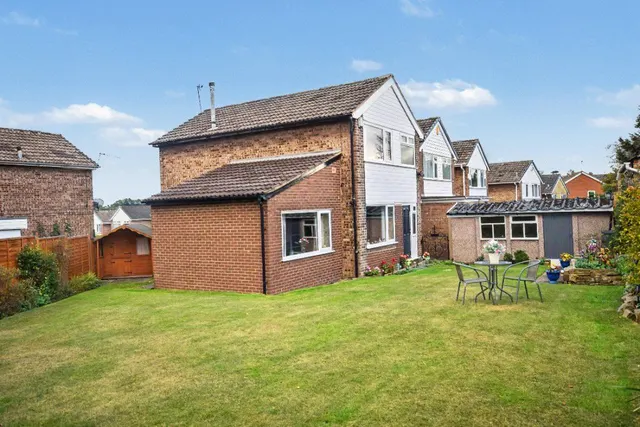 Newton Court, Wakefield, WF1, photo 1