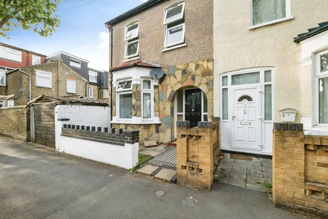Haldane Road, East Ham, E6, photo 1