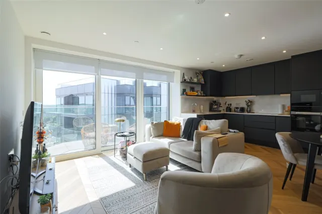 Brigadier Walk, Woolwich, SE18, photo 2