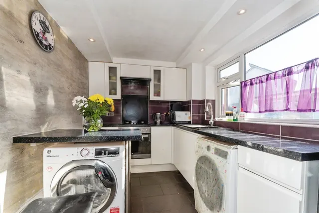 Kingswood Avenue, Swindon, SN3, photo 3