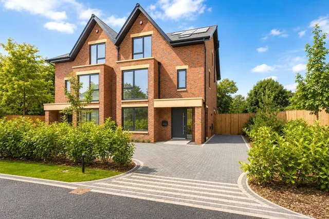 Highfield Avenue, Sale, Greater Manchester, M33, photo 1