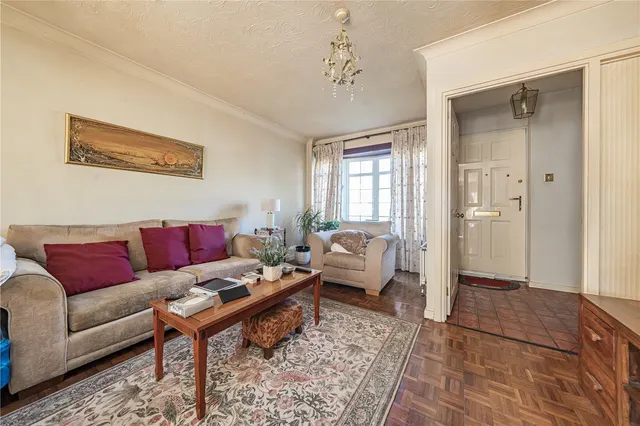 Summerhouse Lane, Harmondsworth, UB7, photo 3