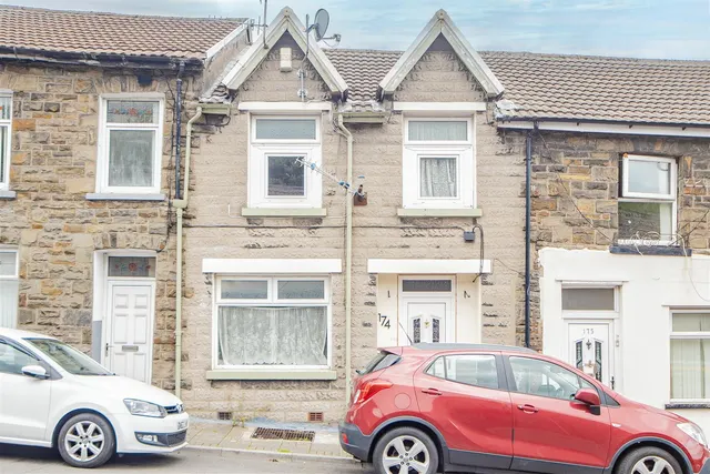 East Road, Tylorstown, Ferndale, CF43 3BU, photo 1