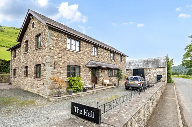 Llanfaredd, Builth Wells, Powys, LD2 3UG, photo 1