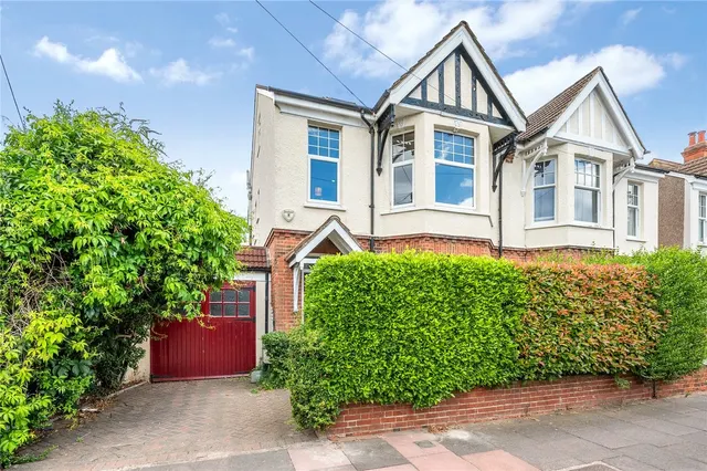 Photo 3 — Shaftesbury Road, Beckenham, BR3