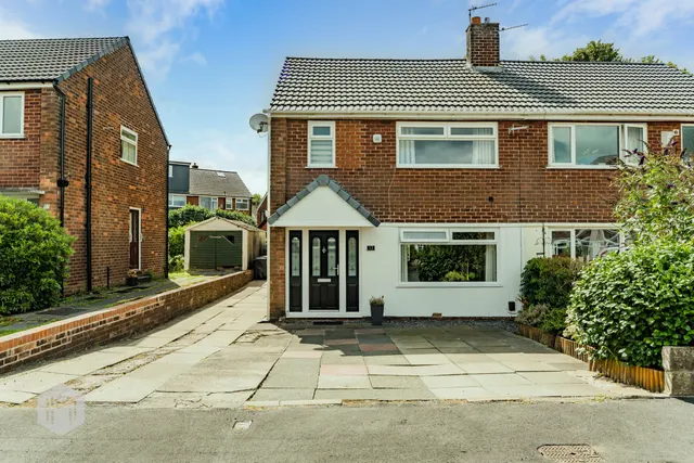 Bardsley Close, Bolton, BL2 4AU, photo 1