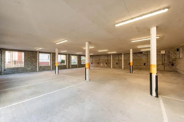 Court Street, Trowbridge, BA14, photo 3