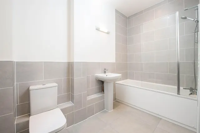 Court Street, Trowbridge, BA14, photo 2