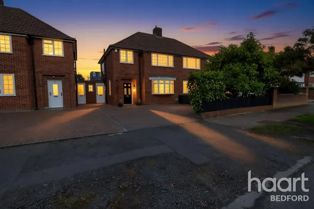 Hatfield Crescent, Bedford, MK41, photo 1