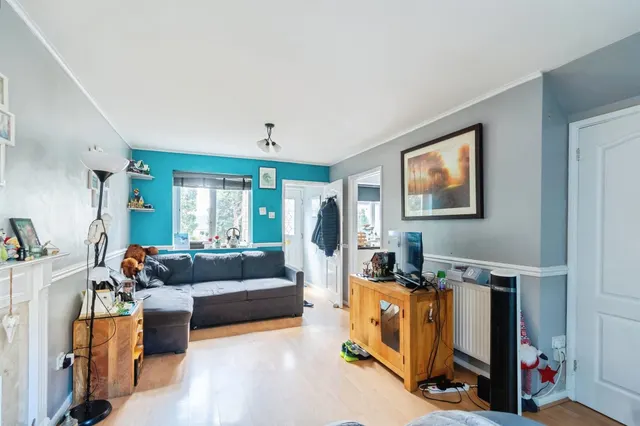 Darcy Close, Chippenham, SN15, photo 2