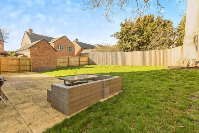 Blackburn Close, Nottingham, NG4, photo 3