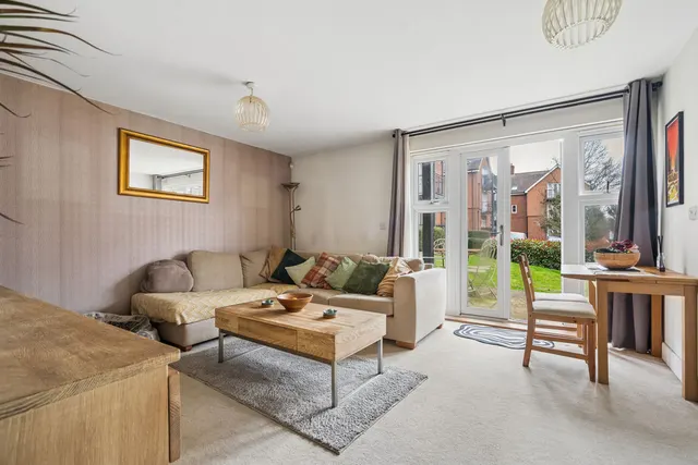 Photo 3 — Findlay Mews, Marlow SL7 1AP