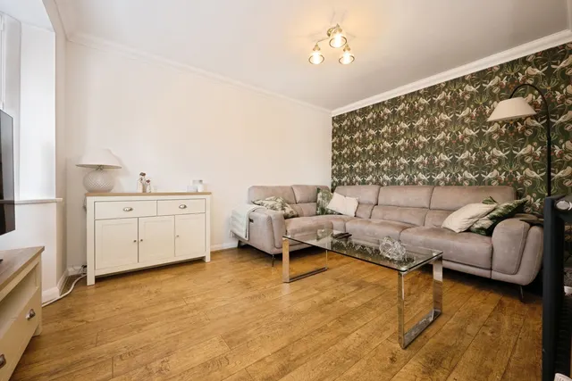 Photo 3 — Loak Close, Clapham, Bedford, Bedfordshire, MK41