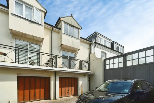 Oxford Mews, Hove, photo 1