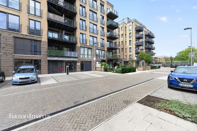 Fern Grove, ., FELTHAM, photo 1