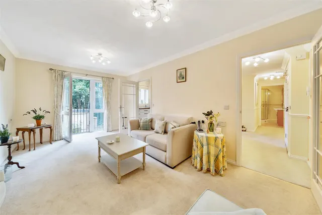 Churchfield Road, Walton-On-Thames, KT12, photo 3