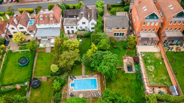 Carroll Hill, Loughton, IG10, photo 3