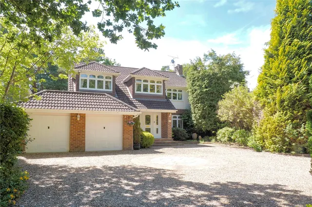 Curley Hill Road, Lightwater, Surrey, GU18 5YQ, photo 1