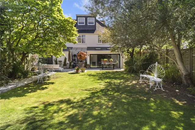 5 bedroom house — Suffolk Road, Barnes, London, SW13 9NR