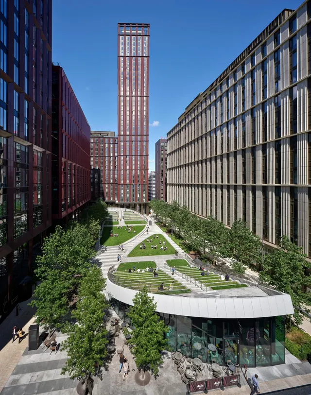 Circle Square North, M1, photo 1