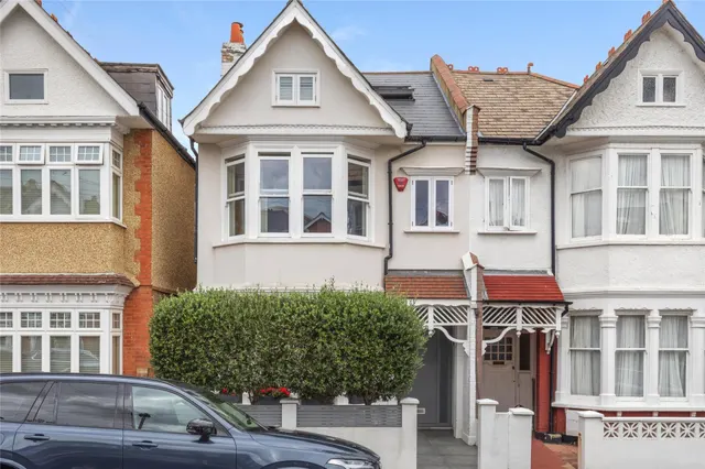 Photo 2 — Nimrod Road, Furzedown