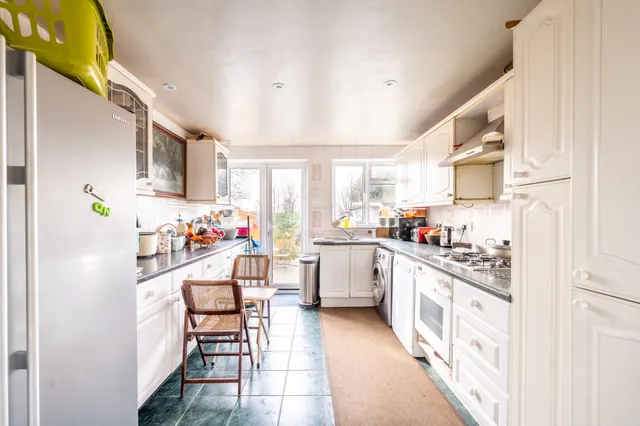Photo 3 — 131 Hebdon Road, London