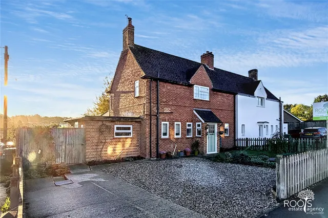 Compton, Newbury, photo 1