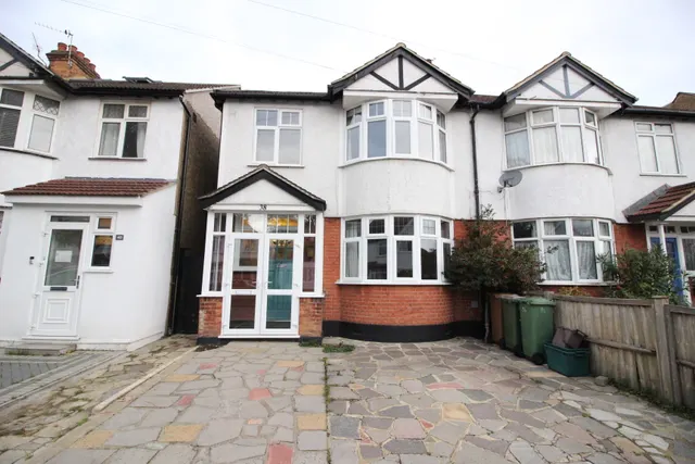 Lynwood Drive, WORCESTER PARK, Surrey, Worcester Park, KT47AB, photo 1