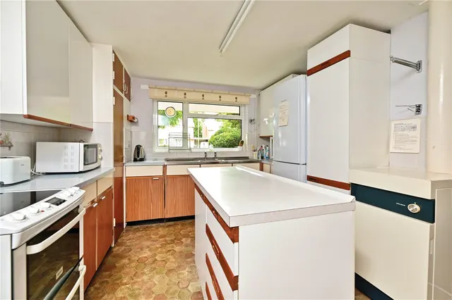 Photo 3 — Dinorben Close, Fleet, Hampshire, GU52 7SL