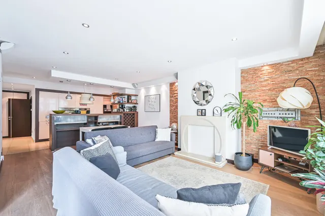 Photo 3 — Flat 1a, 26 Priory Road, London