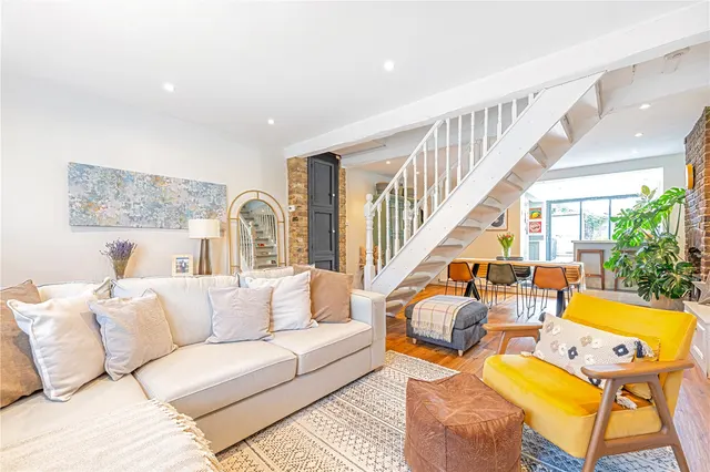 Photo 2 — Lion Road, Twickenham, Middlesex, TW1 4JF