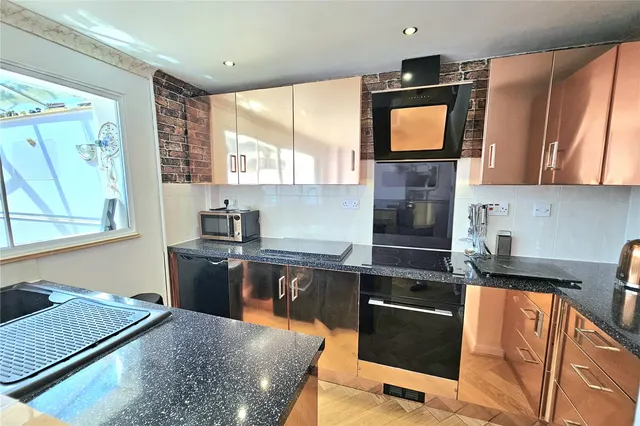 Photo 3 — Anderson Place, Bagshot, Surrey, GU19 5LX
