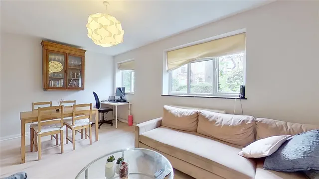 Orlando Road, London, SW4, photo 3