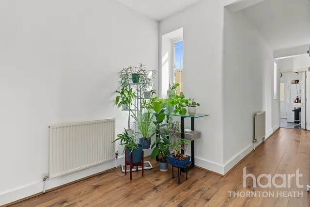 Warwick Gardens, Thornton Heath, CR7, photo 2