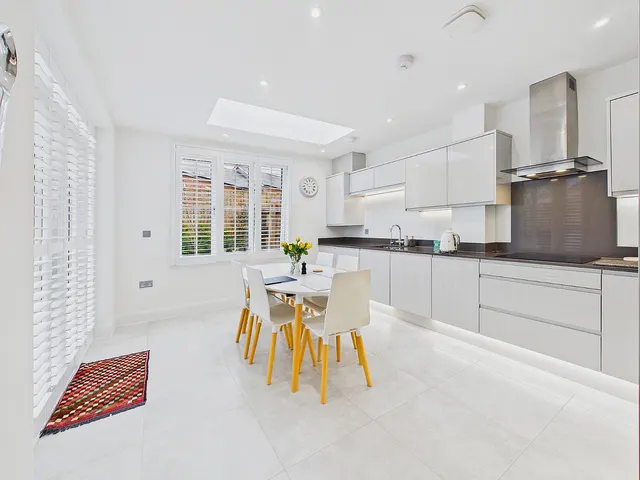 Wingrove Drive, Wilton Park, HP9, photo 2