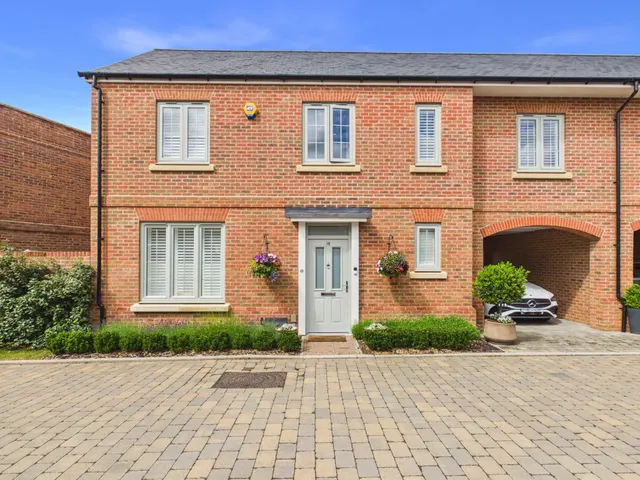 Wingrove Drive, Wilton Park, HP9, photo 1